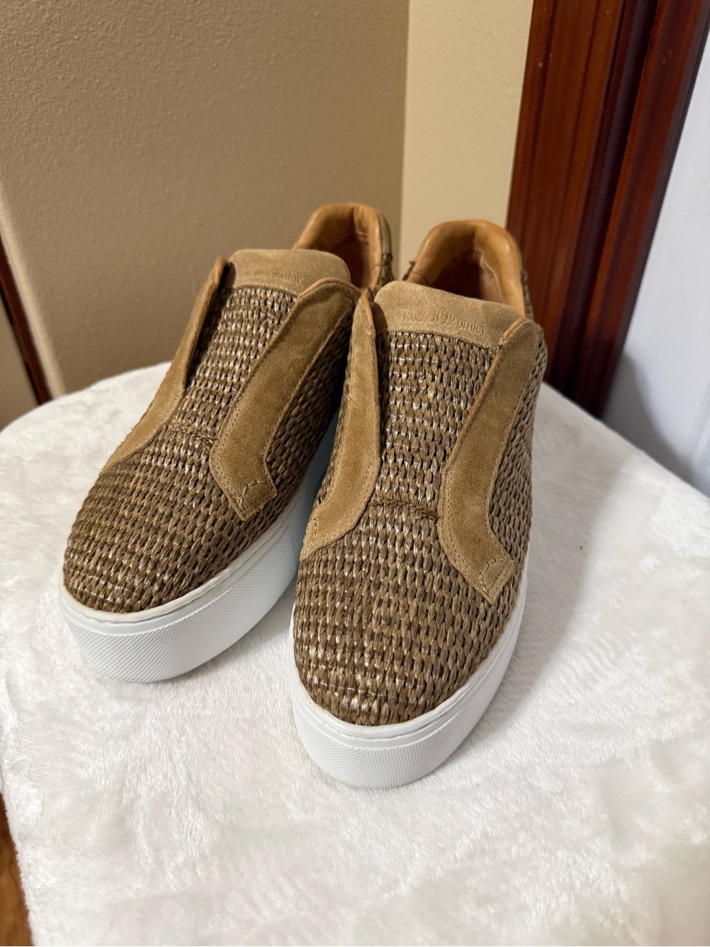 Russell & Bromley Park Up Tan Woven Raffia Flatform Laceless Sneakers 9